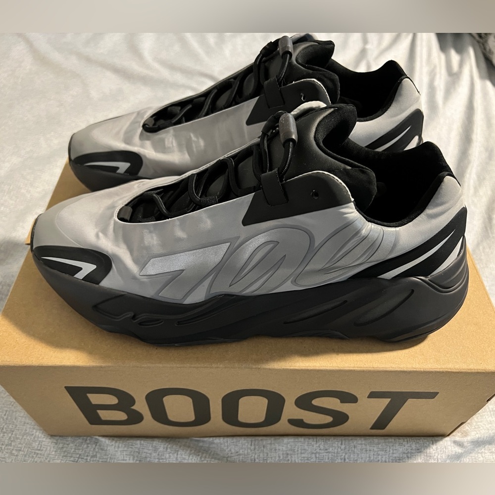 Clean lightly worn yeezy metallic minivans